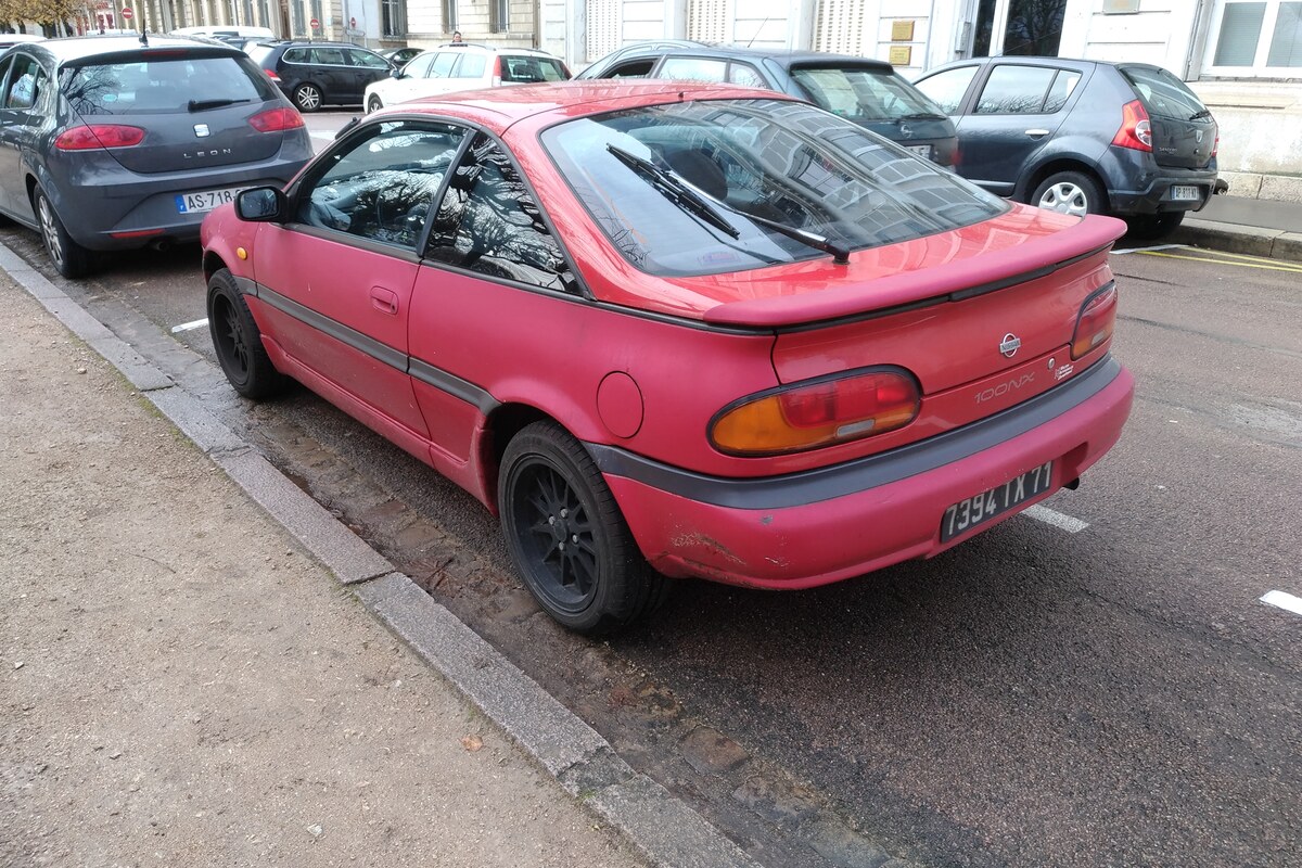 نیسان 100NX