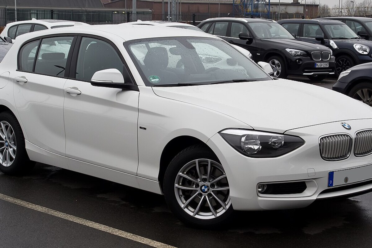 ب‌ام‌و 118D SPORT LINE
