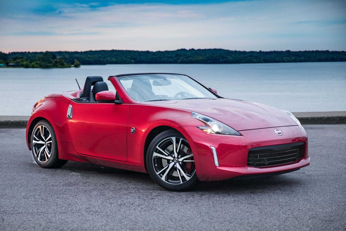 نیسان 370Z Roadster