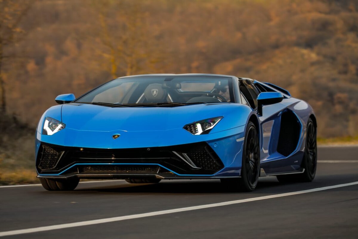 لامبورگینی AVENTADOR ULTIMAE