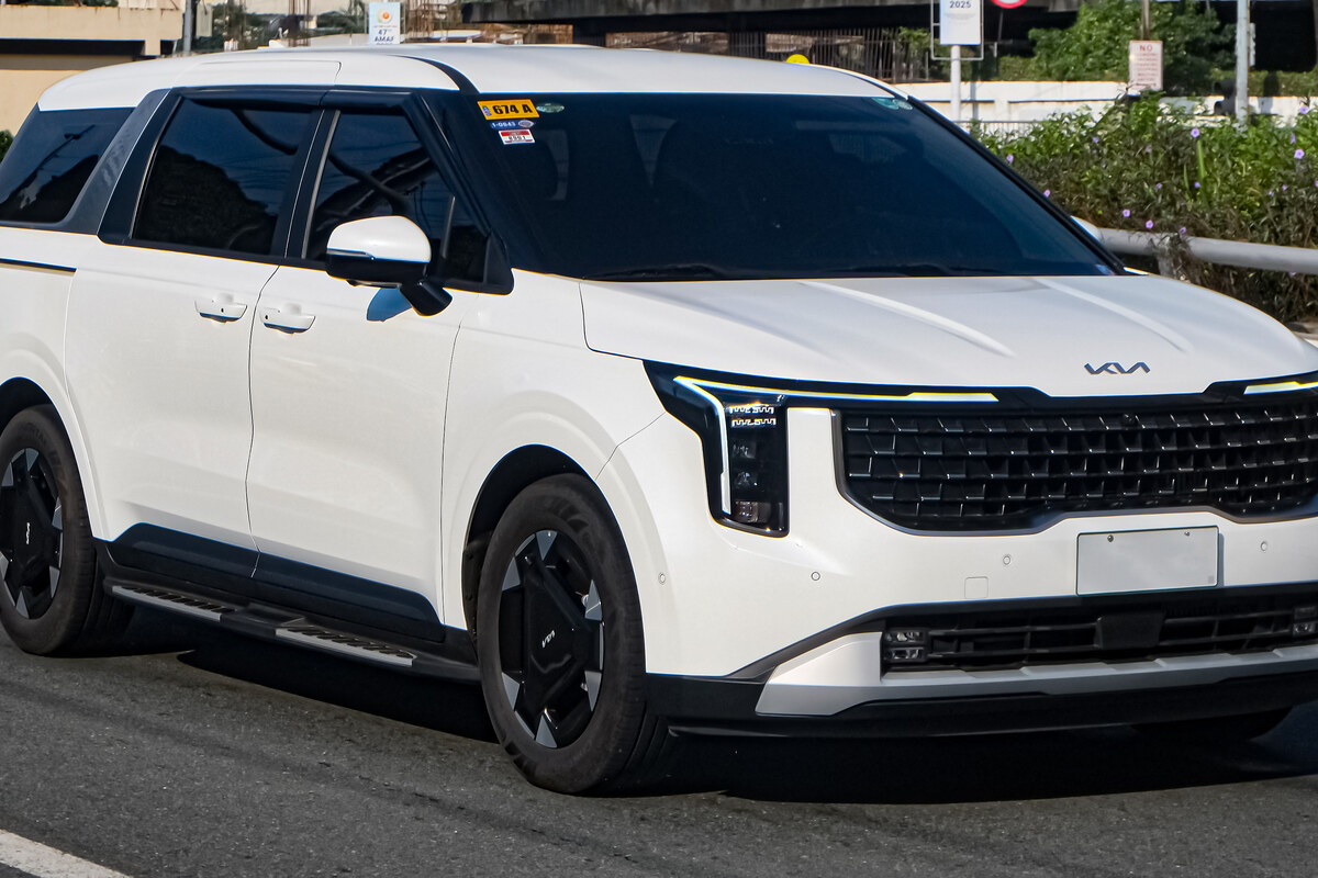 کیا Carnival MPV EX