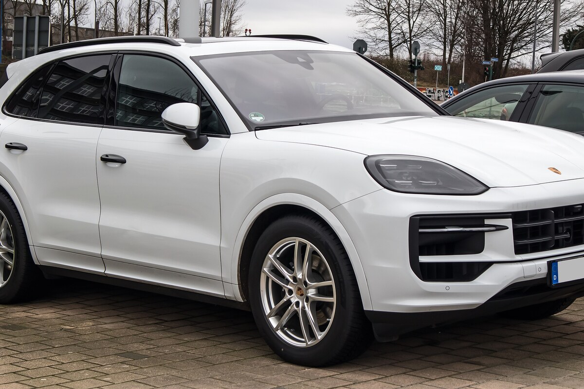 پورشه Cayenne Coupe Turbo E-Hybrid