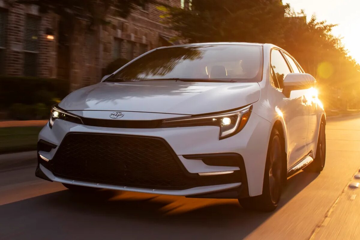 تویوتا COROLLA HATCHBACK XSE