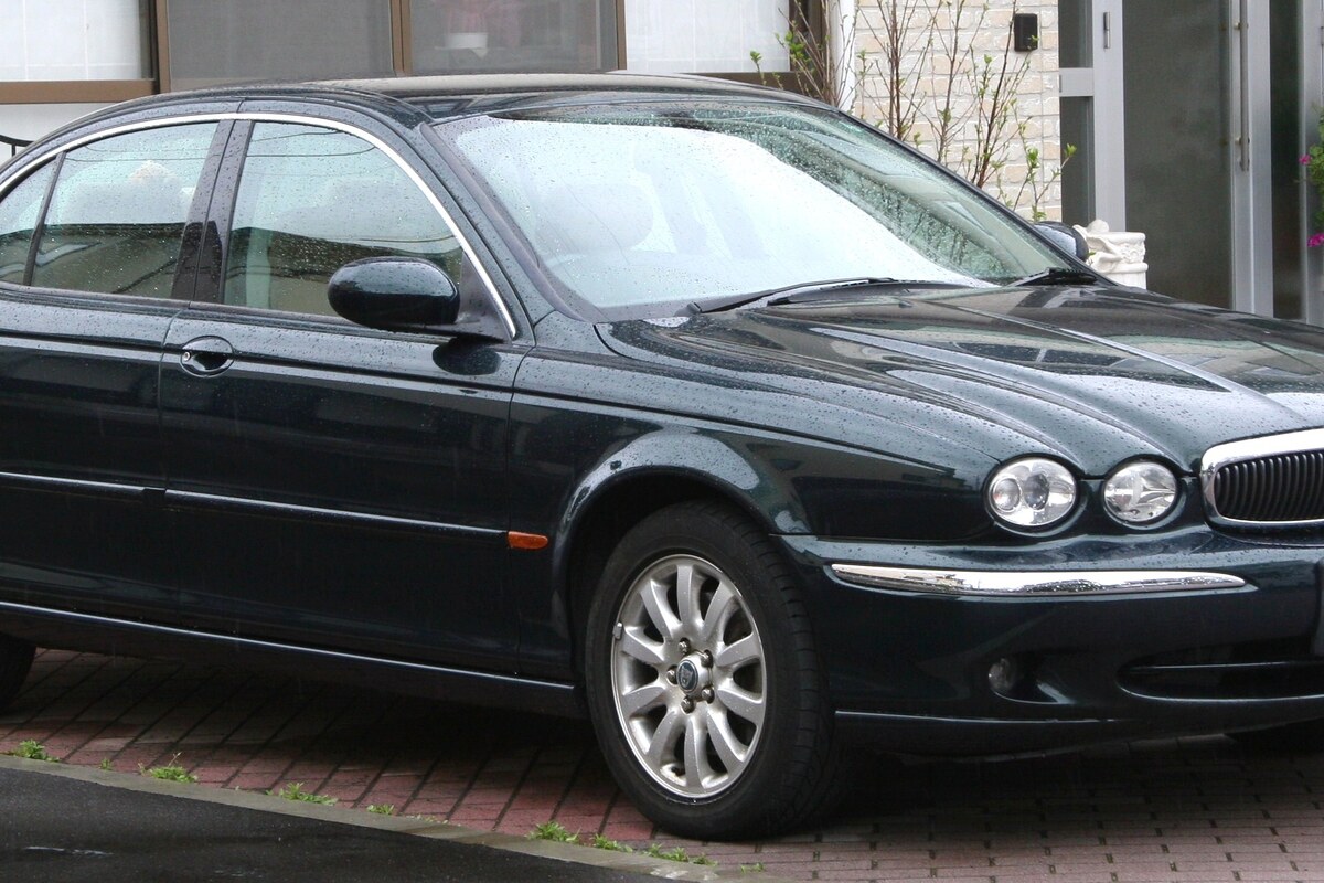 جگوار Jaguar X-TYPE
