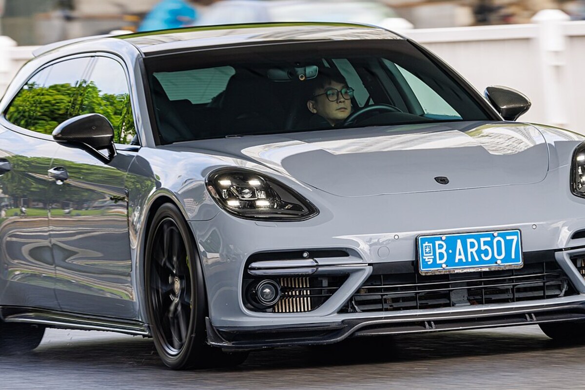 پورشه Panamera 4 Sport Turismo