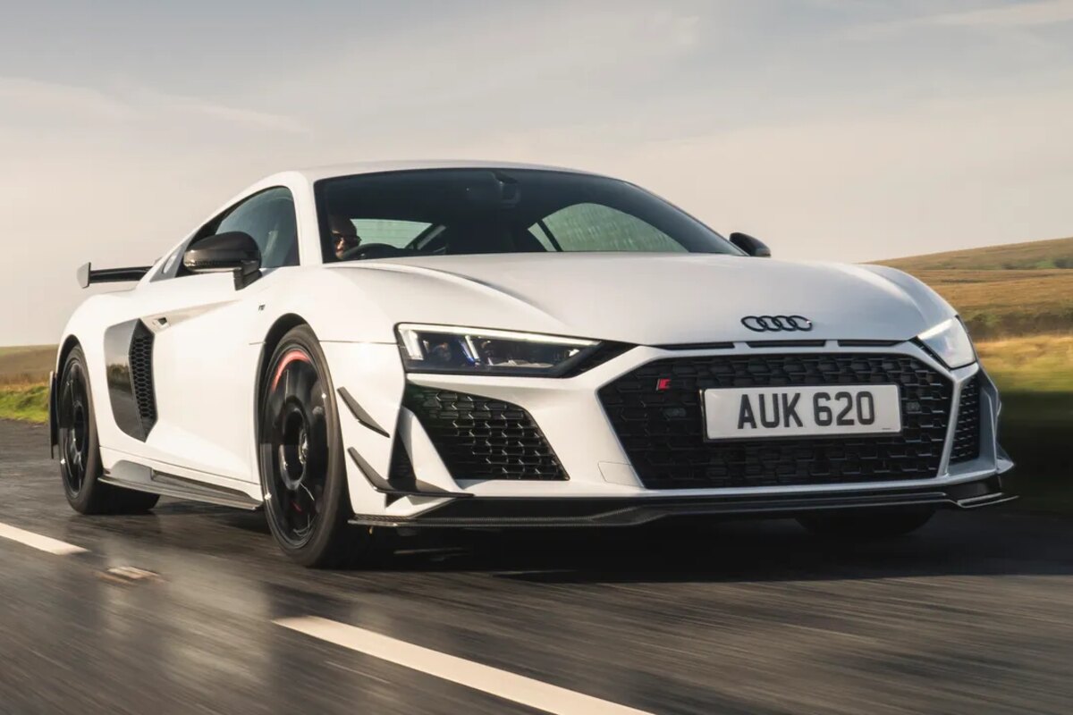 آئودی R8 V10 PLUS