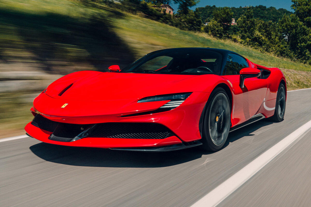 فراری SF90 STRADALE