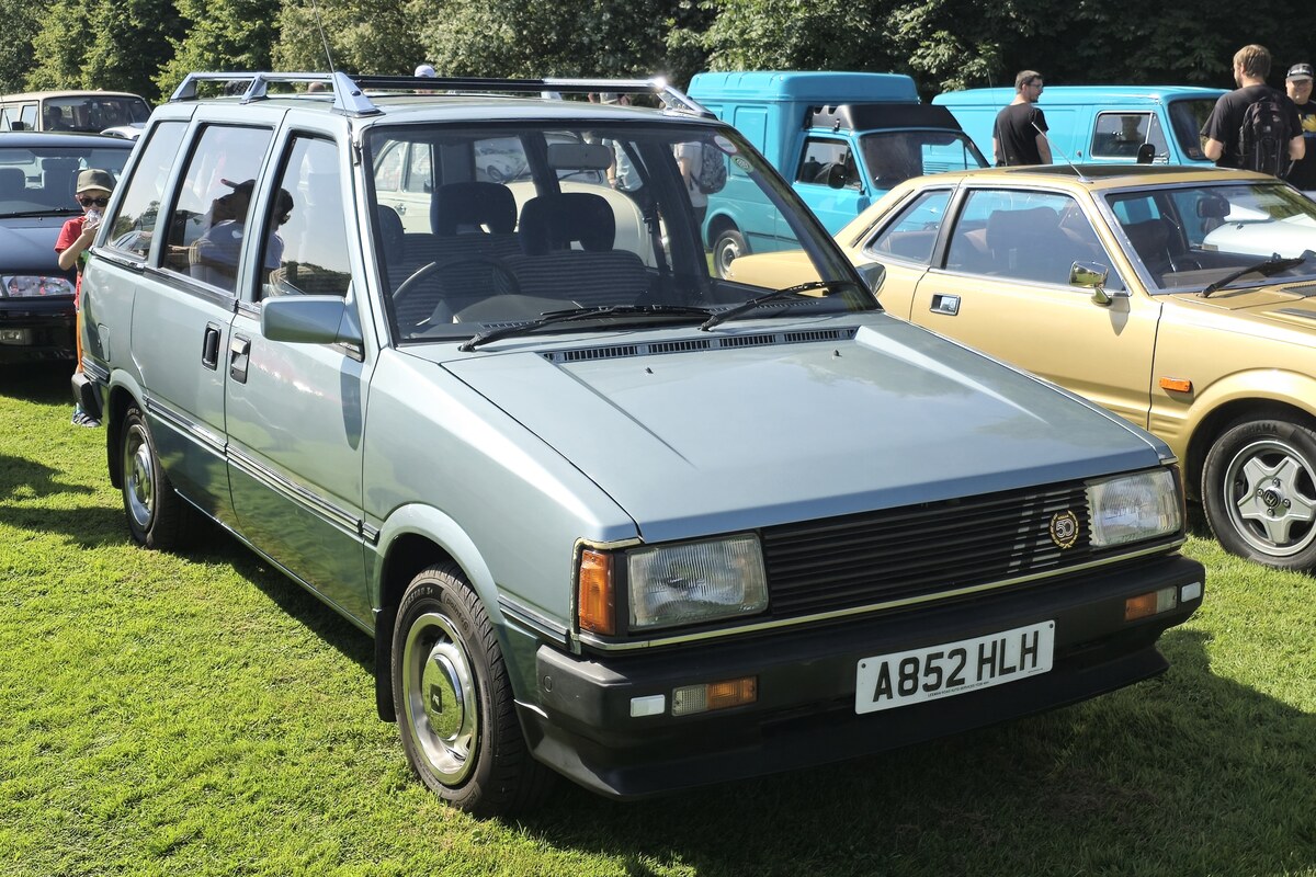 نیسان Stanza Wagon