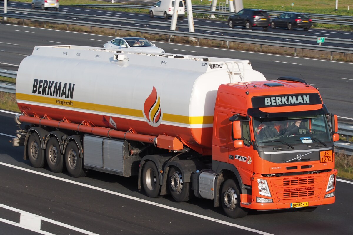 ولوو Volvo FM