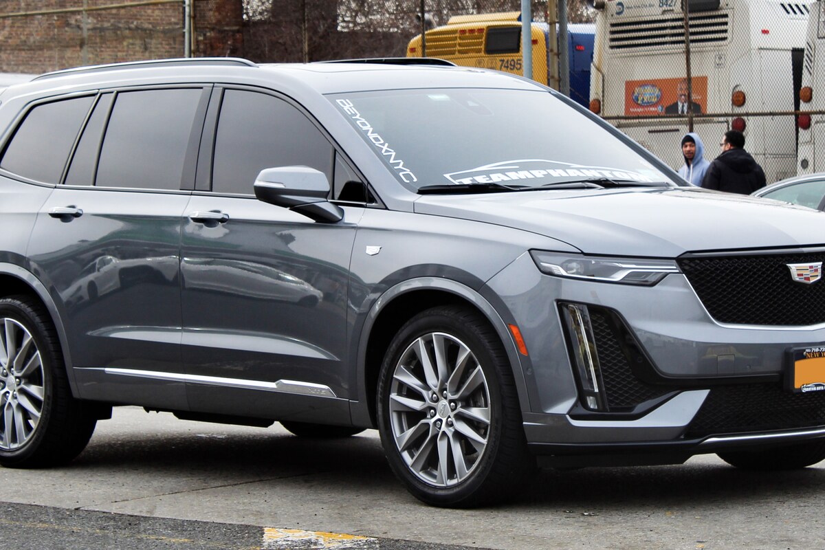 کادیلاک XT6